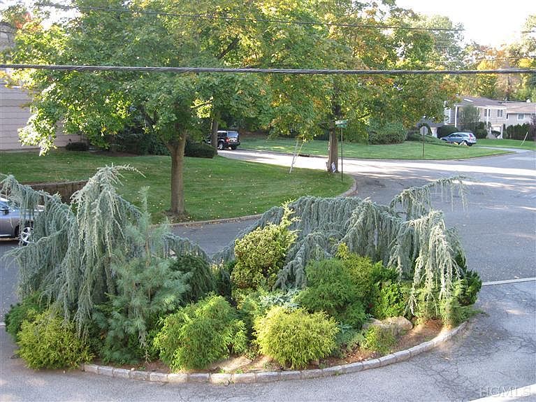 2nd image of 89 Harlan Dr