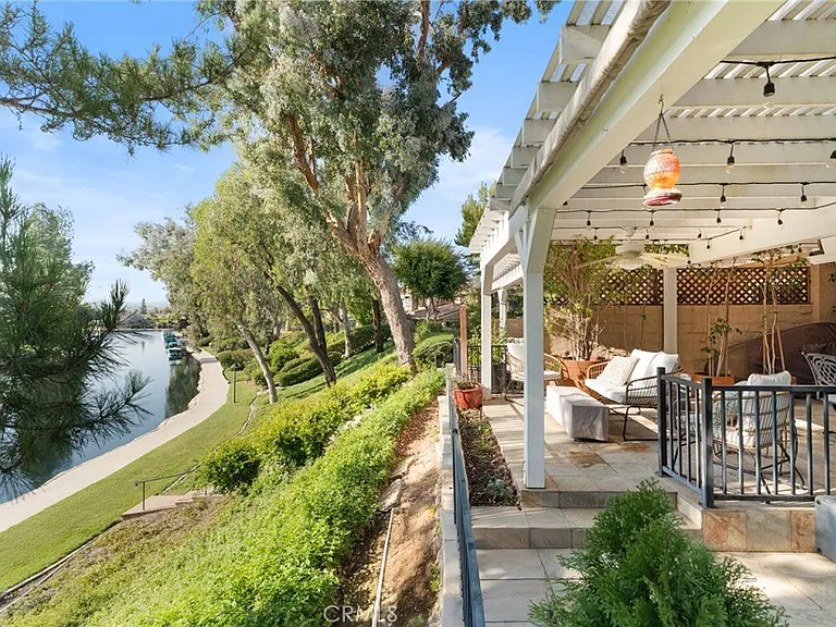 23034 Park Sorrento — Photo 4