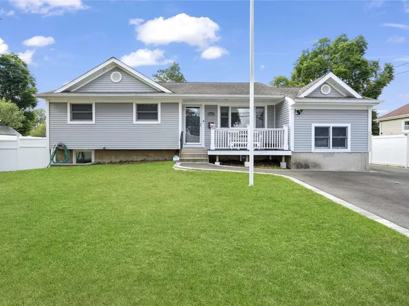 1332 Illinois Avenue, Bay Shore, NY 11706