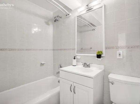 155 East 38th Street image 8 of 10