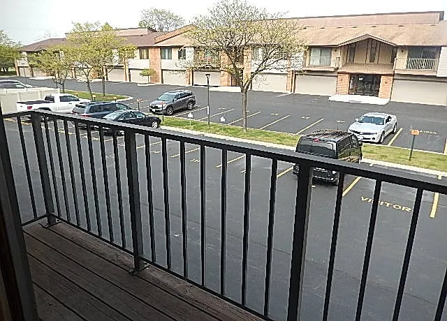 805 Oakton St — Photo 2