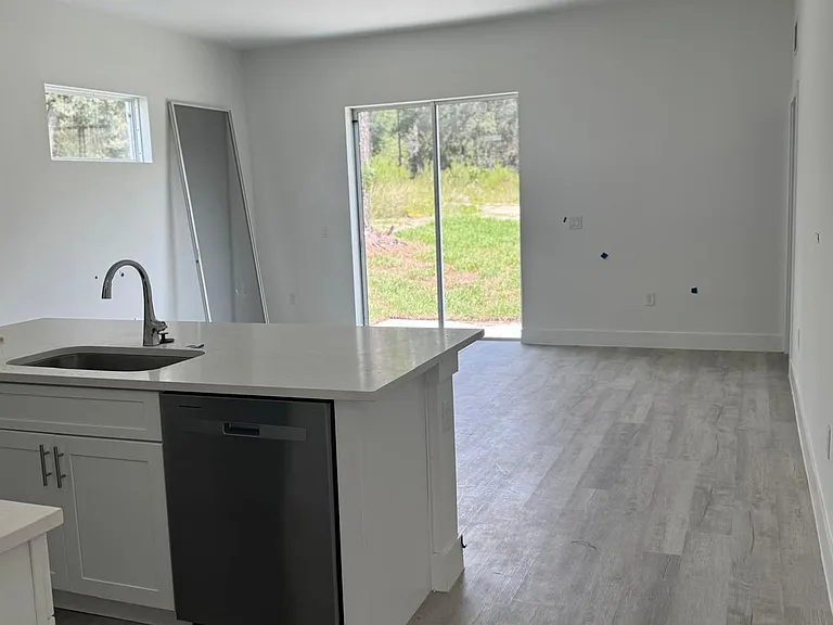 9189 N Travis Dr — Photo 3