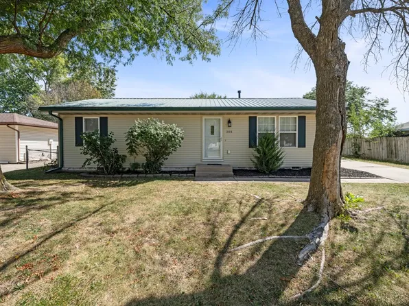 203 11th St SE, Bondurant, IA 50035