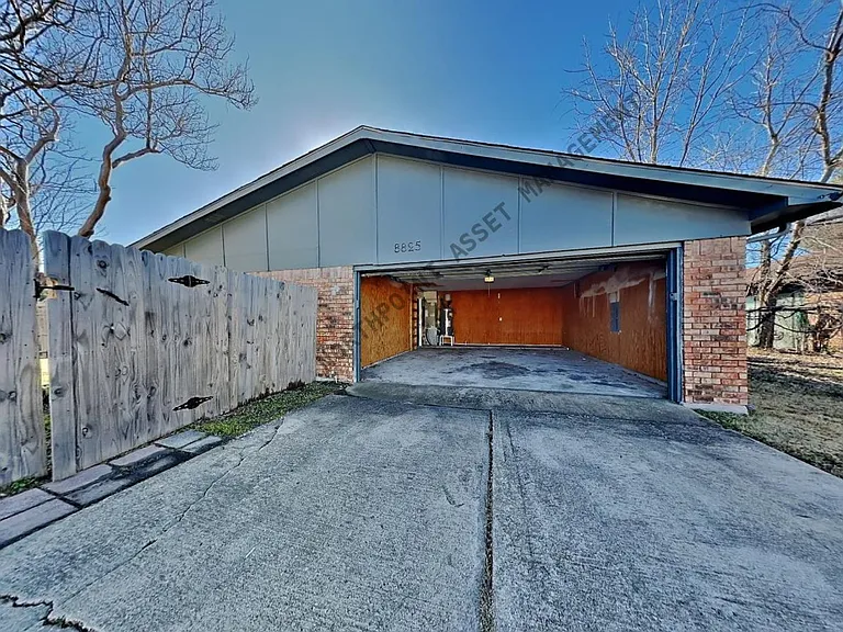8825 Miami Dr — Photo 22