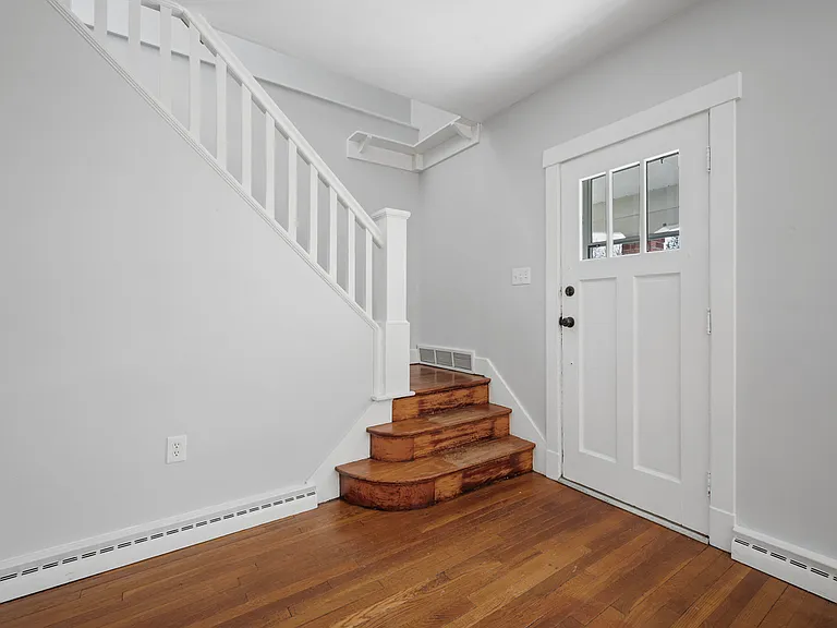 2921 Brentwood Ave — Photo 4