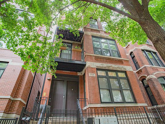 2nd image of 1735 W Erie St #3N