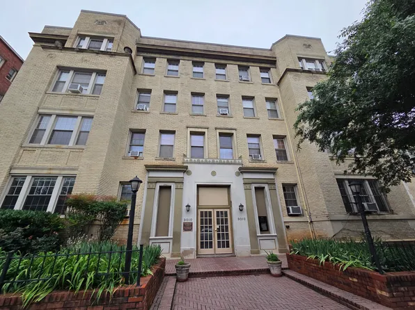 3010 Wisconsin Ave NW, Washington, DC