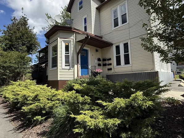 9-11 Osgood St, Greenfield, MA 01301