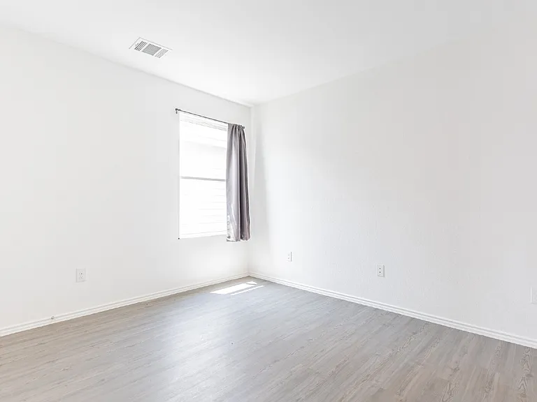 4136 Cove Fls — Photo 17