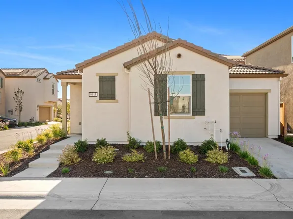 9943 Del Surf Ln, Elk Grove, CA 95757