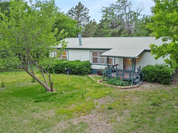 131 Navajo Dr, Gordonville, TX 76245