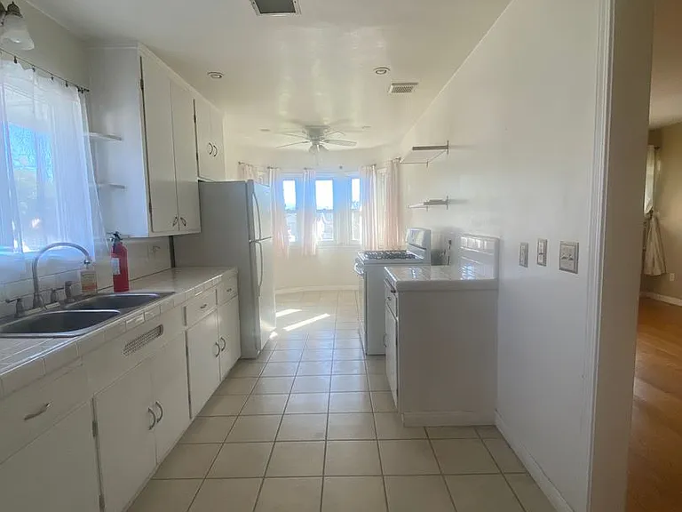 409 E Puente St — Photo 7