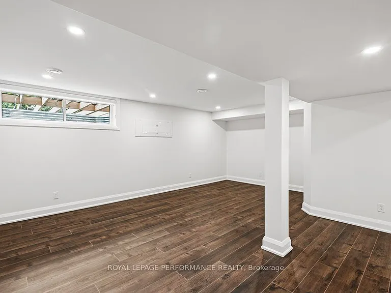 180 Roger Rd — Photo 39