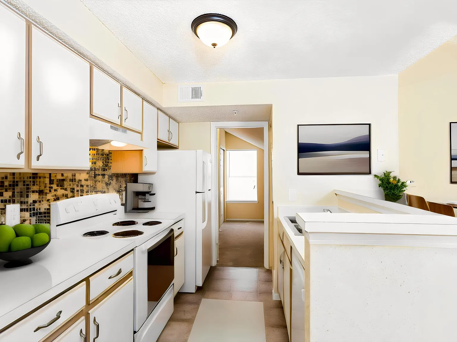 2 bed, 872 sqft, $1,565 — Photo 2