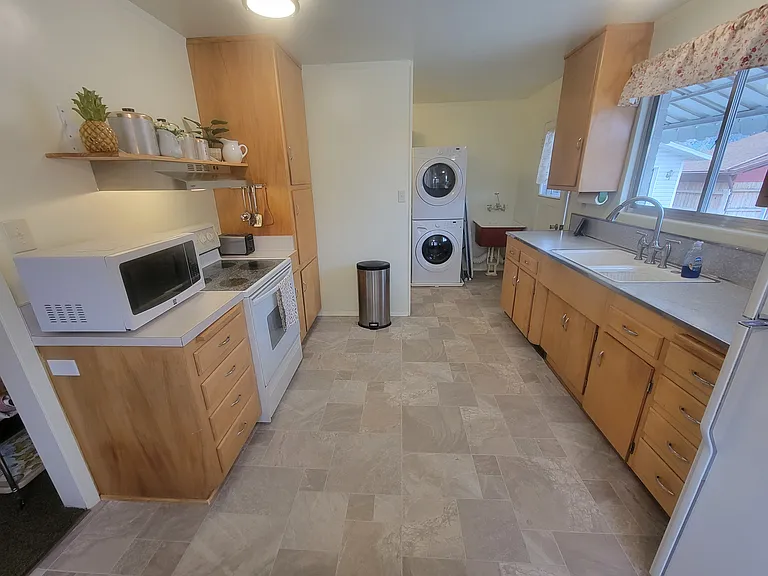 266 N 100 E — Photo 19