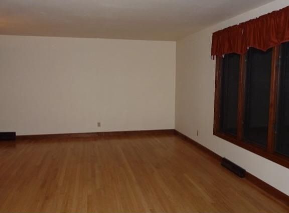 4th image of W277N818 Woodside Dr