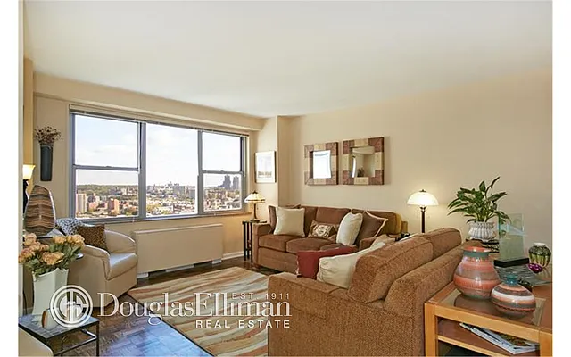 Sold by Douglas Elliman | media 19