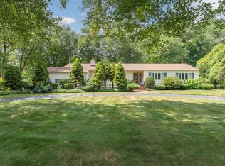 561 Skiff St, North Haven, CT 06473