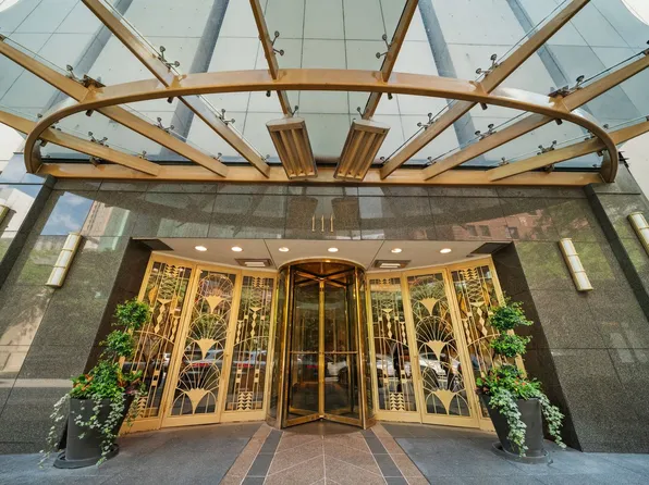 111 E Chestnut St APT 30G, Chicago, IL 60611
