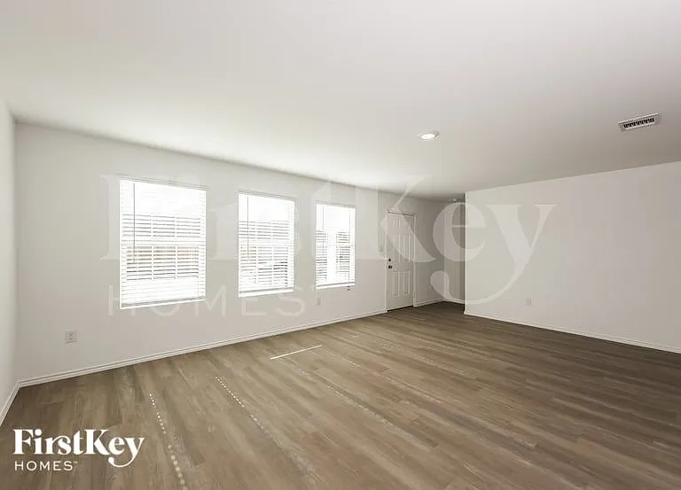 7383 Cultivator Way — Photo 3