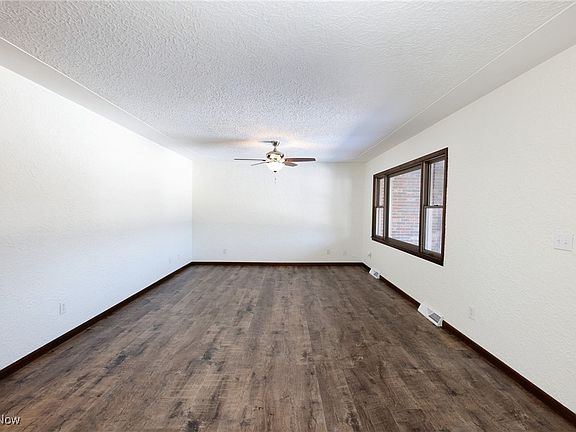 4th image of 428 Gaston Rd