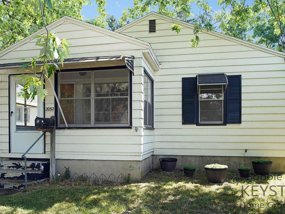1st image of 2052 Huizen Ave SW