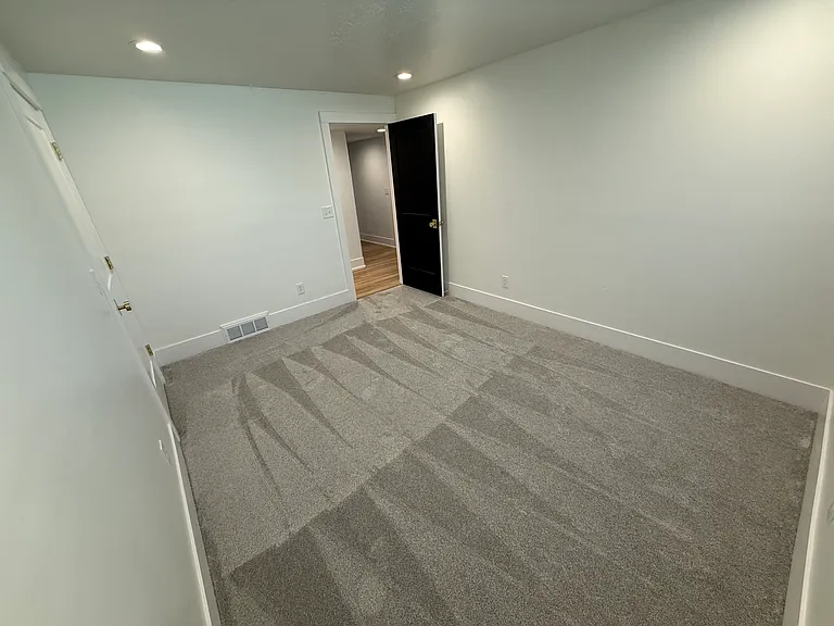 2156 W Thomas St — Photo 24