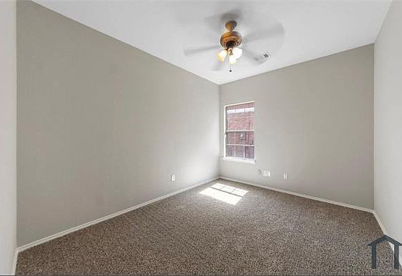 5th image of 3212 Grant St