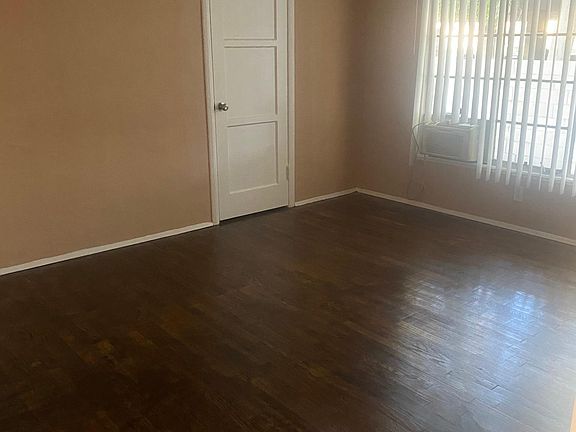 2nd image of 4752 Kraft Ave