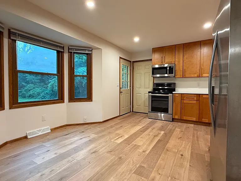 1008 W Devonshire Rd — Photo 6