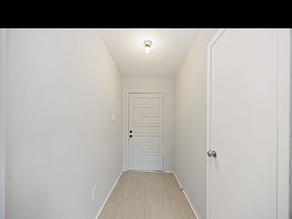 3rd image of 2302 Green Knoll Dr