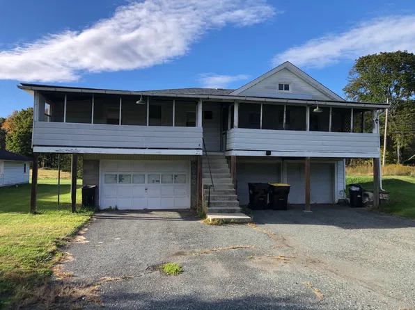 5752 Indian Creek Rd APT 2, Zionsville, PA 18092