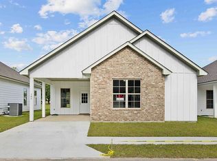 107 Santa Marta Dr, Youngsville, LA 70592