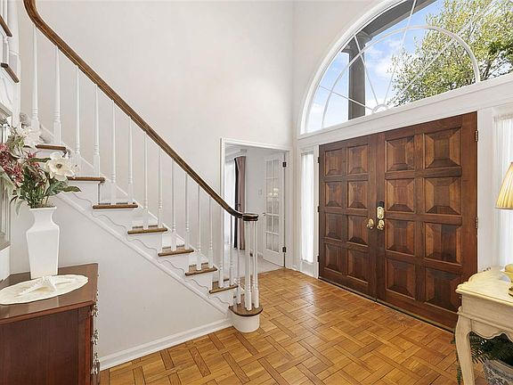 2nd image of 679 Breckley Ave
