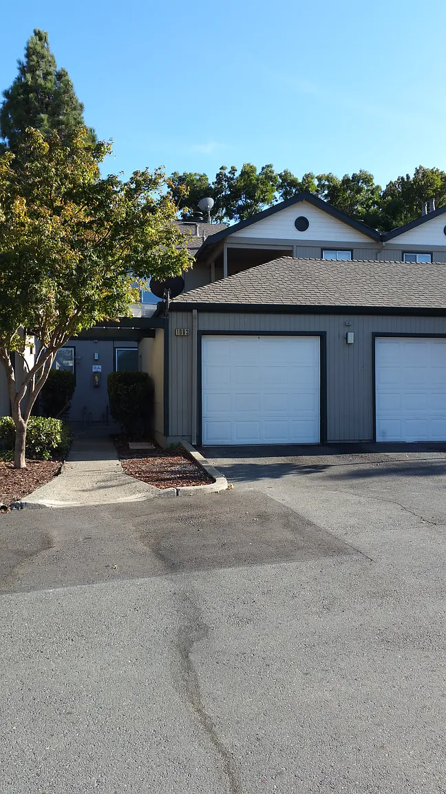 1091 Chadwick Cir photo 1
