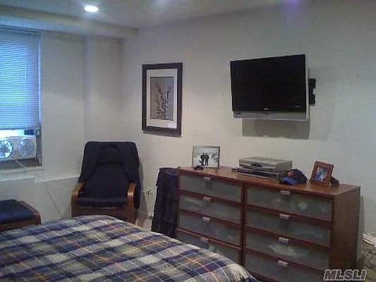 Sold by Douglas Elliman | media 32