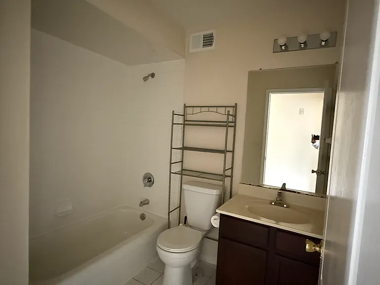 808 Margaret Ct — Photo 17