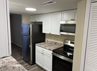 2722 S Skyway Rd, Peoria, IL 61607