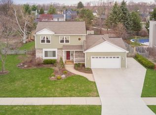 640 Canoga Ln, Haslett, MI 48840