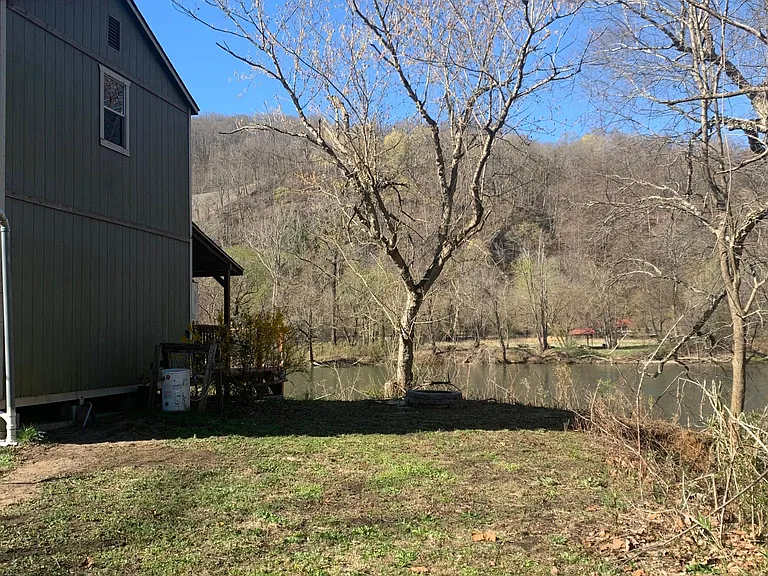 1421 River Rd — Photo 11