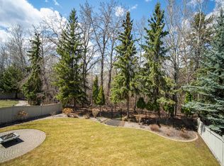 322 Caldwell Close NW, Edmonton, AB T6M2W9