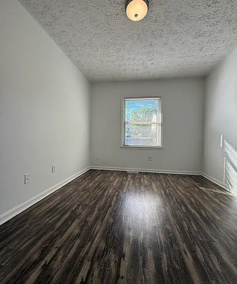 3459 Sutherland Dr — Photo 8