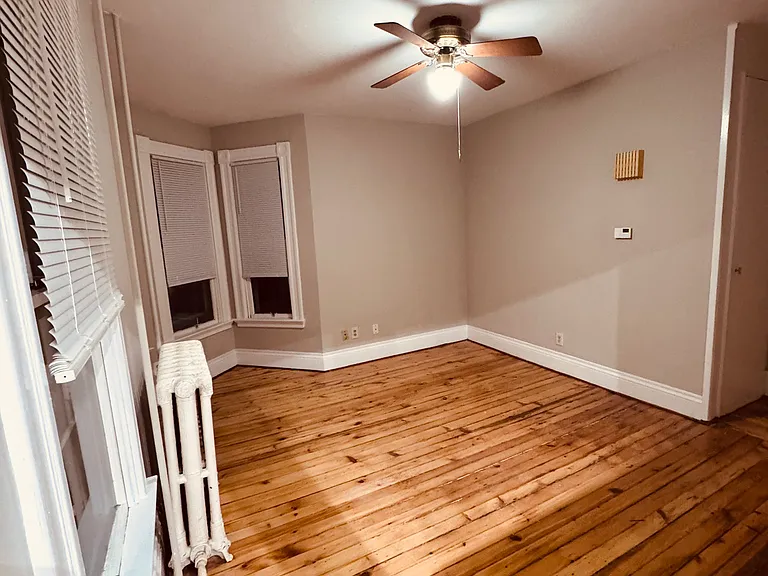 393 Pleasant St #2E — Photo 2