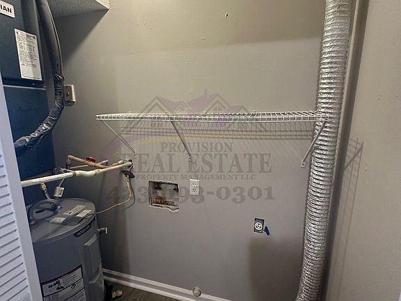 4th image of 1700 37th St NE