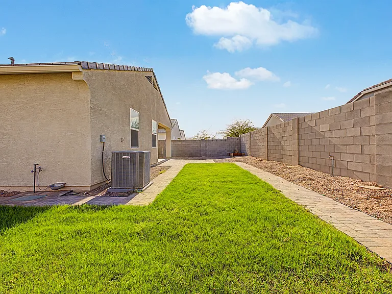 1302 W Raymond Ave — Photo 34
