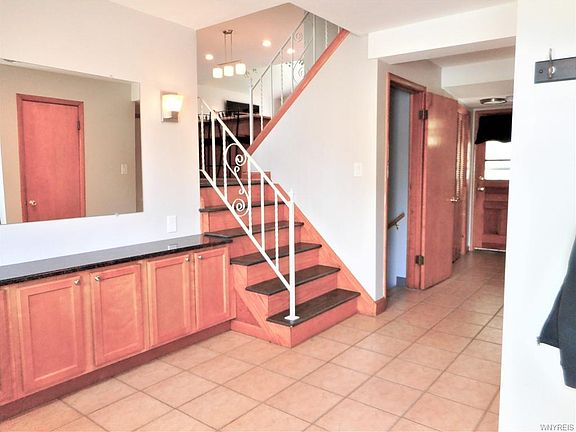 2nd image of 302 Wellington Ave