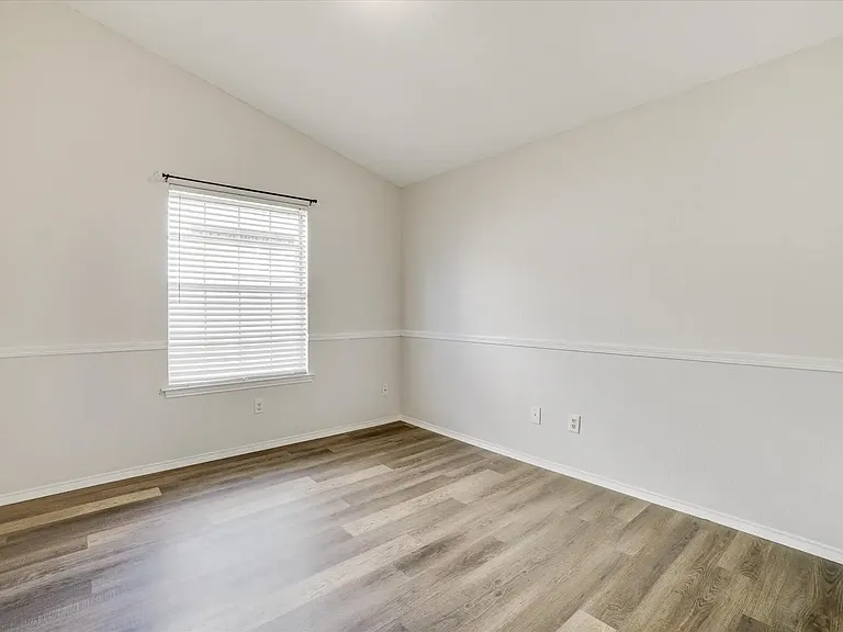 521 Chasewood Dr — Photo 13