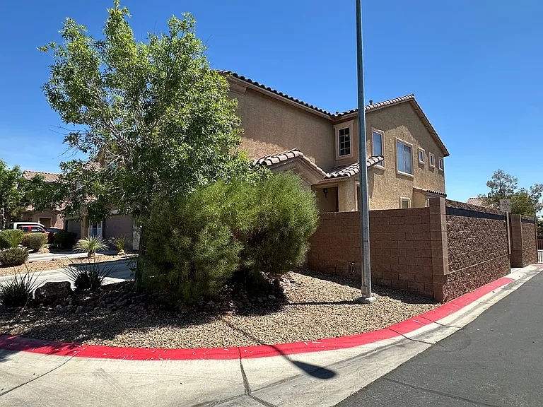 9032 Rutherford Grove St — Photo 2