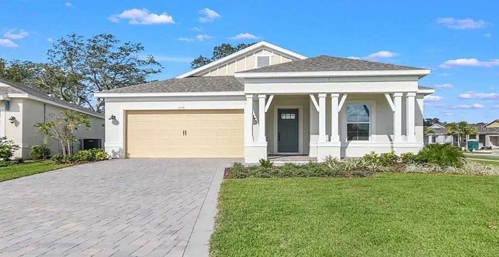 3 bed, 2.0 bath, 2066 sqft, $2,600 — Photo 1