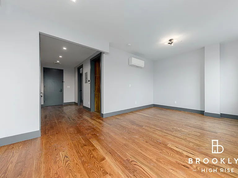 1461 Gates Ave #5E — Photo 6